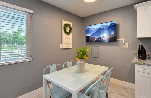 Orangevale House | Orangevale Renovated Farmhouse Retreat, Close to Folsom!