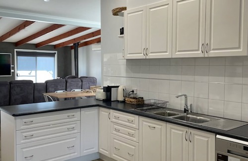 Orbost House | Orbost House - Large sleeps 10+