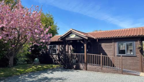 Frampton House | Orchard Retreat Staycation