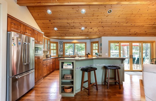 Deer Park House | OREG36-Family and Dog Friendly Retreat w. AC