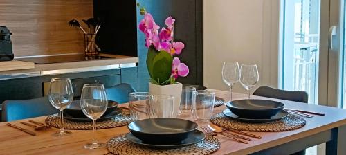 Lissone Apartment | Orelli House - TriLocal Superior "2 Bedrooms & 2 Bathrooms "