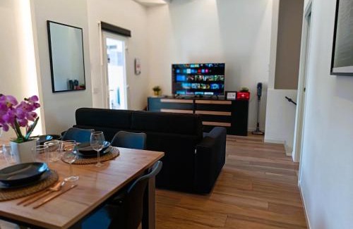 Lissone Apartment | Orelli House - TriLocal Superior "2 Bedrooms & 2 Bathrooms "