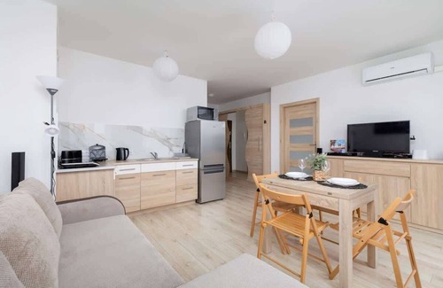 Wieliczka Apartment | Os Szymanowskiego 18 Trendy Apartment Parking