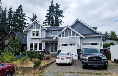 Abbotsford House | Oscar INN & 2bd Family Suite or Private Room