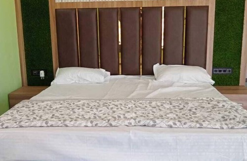 Thanesar Hotel | oshiana farm