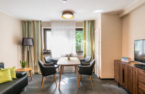 Elmenhorst/Lichtenhagen Apartment | Ostsee Elmenhorst Sehr hochwertige Dreizimmer Ferienwohnung mit Gartenterrasse