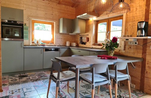 Kroepelin Apartment | Ostsee-Land-Ferienhaus - 3-room vacation home Jennie with terrace and fireplace