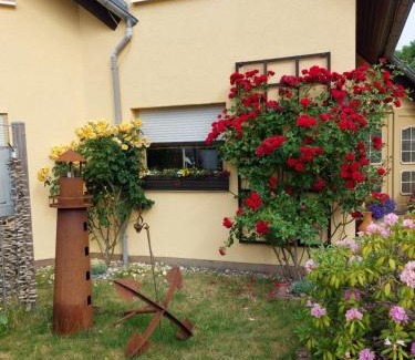 Elmenhorst/Lichtenhagen Apartment | OSTSEEFERIEN IN LICHTENHAGEN-DORF FERIENWOHNUNG