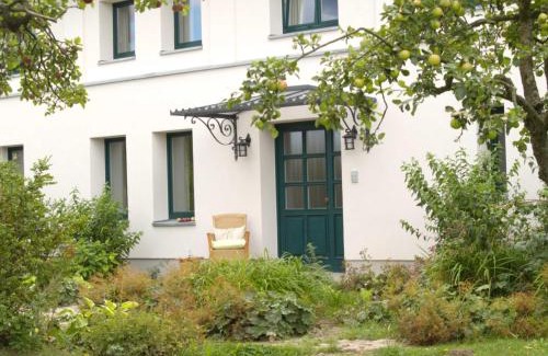 Kuehlungsborn Apartment | Ostseelandsitz Mira Belle Fewo 1