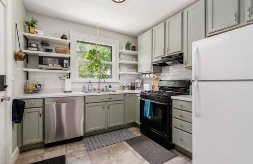 University District House | OSU/Fairgrounds | K9 Welcome Sleeps Large Groups