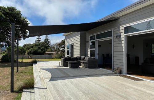 Otaki Beach House | Otaki Beachfront Getaway