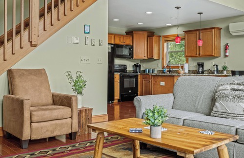 Albrightsville House | Otter Banks by AvantStay | Sleeps 18 + Hot Tub, Views, Game Room