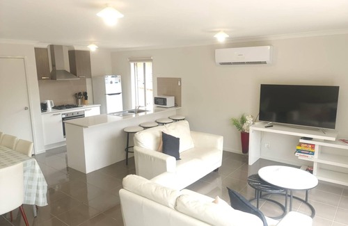 Rosebud Villa | Our Cozy beach unit