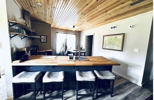 Athens Apartment | Outdoor Adventure Near Ohio University 2BR/1BA