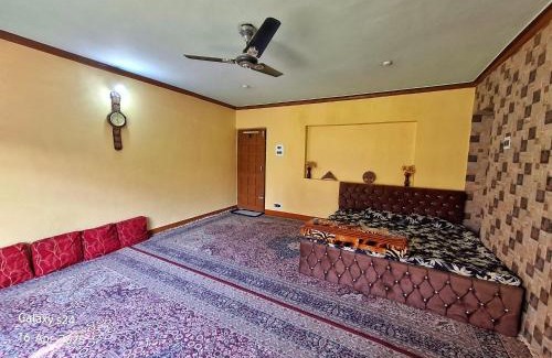 Srinagar Apartment | Outsaw cottage