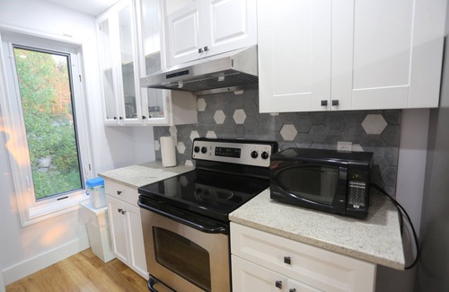 Halifax County House | Overlooking the Stunning views of St.Margaret's Bay