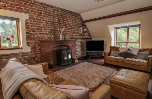 Hyssington House | Owlbury Hall Barn