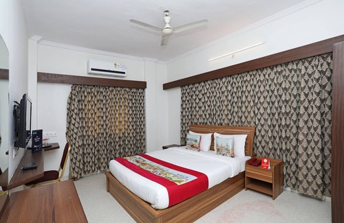 Nashik Hotel | OYO 10671 Hotel Sai Prem