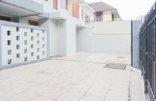 Melawai Hotel | OYO 2196 Ss Homes