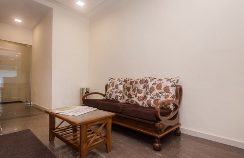 Indira Nagar Hotel | OYO 23259 Hotel Galaxy Inn