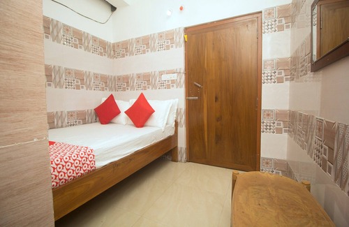 Malda Hotel | OYO 27701 Hotel Kshounish Residency