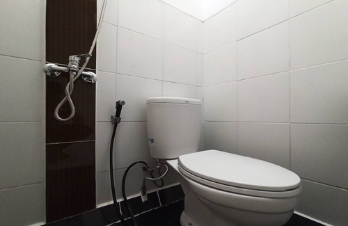 Rajabasa Hotel | OYO 2919 Andung Residence