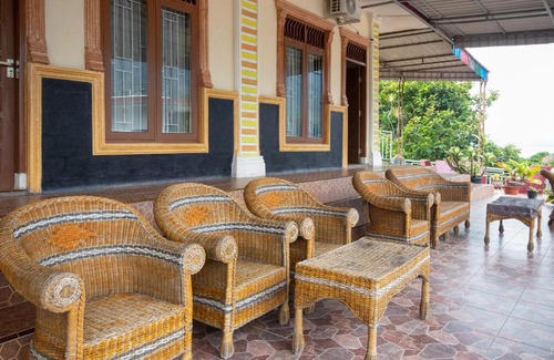 Parapat Hotel | OYO 3275 Hotel Harapan Isyes