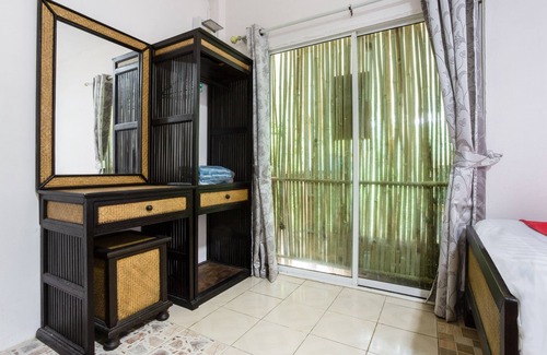 San Kamphaeng Hotel | OYO 749 Baan Suan Resort