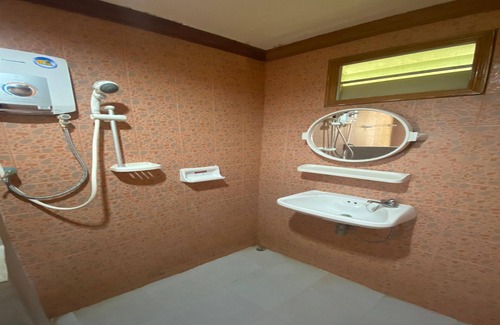 Sai Yok Hotel | OYO 75380 Bannoichynum Resort Kanchanaburi