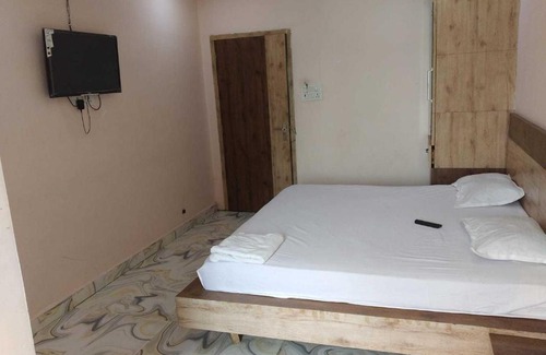 Kasganj Hotel | OYO 81025E Hotel Royal Relax