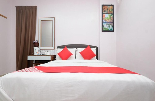 Teriang Hotel | OYO 89877 Sun Triang Hotel