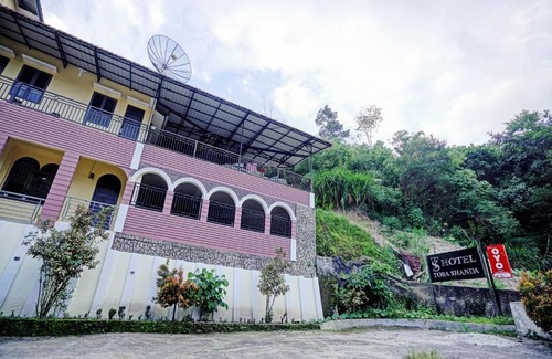 Parapat Hotel | OYO 90331 Hotel Toba Shanda