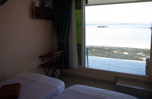 Pantai Barat Division Hotel | OYO 90980 Rainbow Island Sepanggar