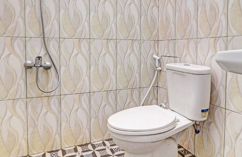 Sarolangun Hotel | OYO 91203 Naufal Residence Syariah