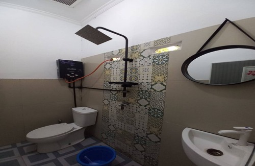 Karawang Timur Hotel | OYO 93962 Jm Guest House