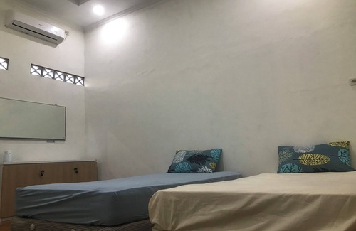 Bantul Hotel | OYO 94153 Bantul Syariah Homestay