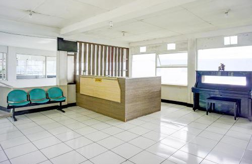 Parapat Hotel | OYO 94772 Gapura Hotel