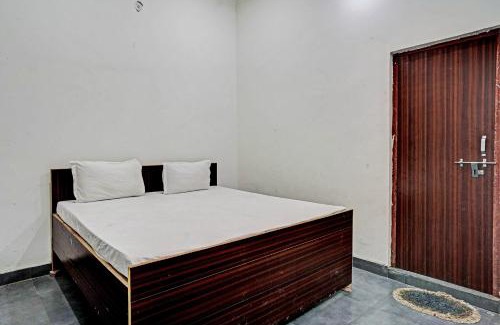 Hathras Hotel | OYO Double SS Hotel