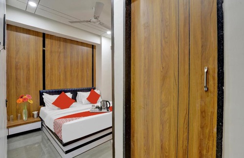 Udhna Hotel | OYO Flagship Hotel Arihant