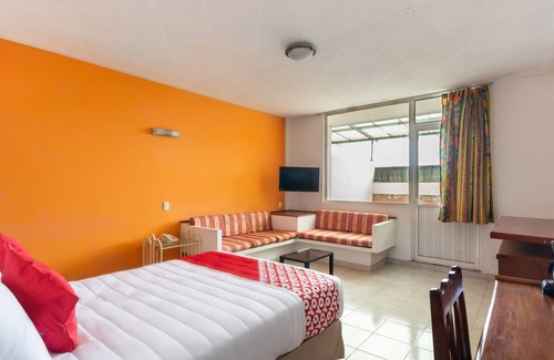 Martinez de La Torre Hotel | OYO Hotel Casa Blanca