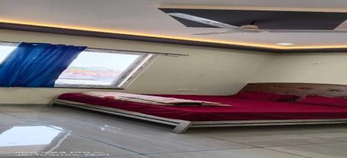 Banda Hotel | OYO Hotel Milan Inn