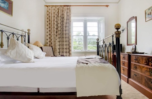 Ecclefechan Hotel | OYO Kirkconnel Hall Hotel