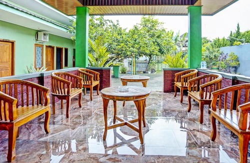 Madiun Hotel | OYO Life 92043 Kost Barokah Syariah Madiun