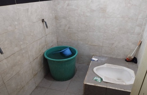 Mataram Hotel | OYO Life 93403 Penginapan Adinda