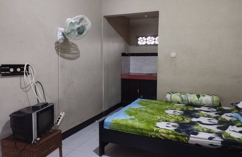 Mataram Hotel | OYO Life 93403 Penginapan Adinda