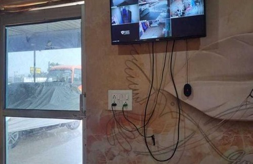 Sonepat Hotel | OYO Red Stone Dhaba