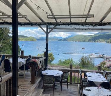 Powell River Apartment | Oysterbeds offers our Oyster Suite