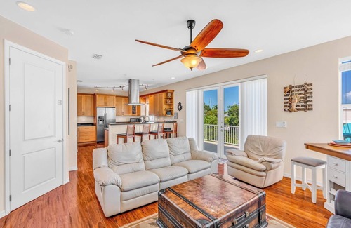 Little Venice House | P47 - New on the rental market! 2 bedroom, 2 bathroom home with deep water.