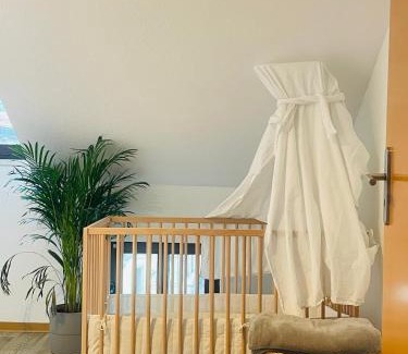 Giebichenstein Apartment | P6 - Familienwohnung am Park und Saale