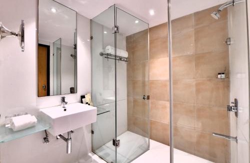 Vasant Kunj Hotel | Pacefic Suites Hotel By IGI Airport